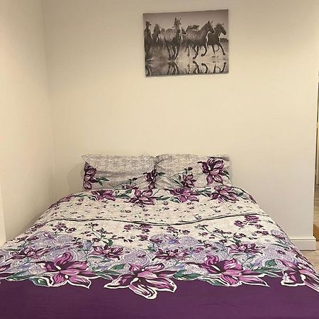 Modern Apartment In London Финчли Екстериор снимка